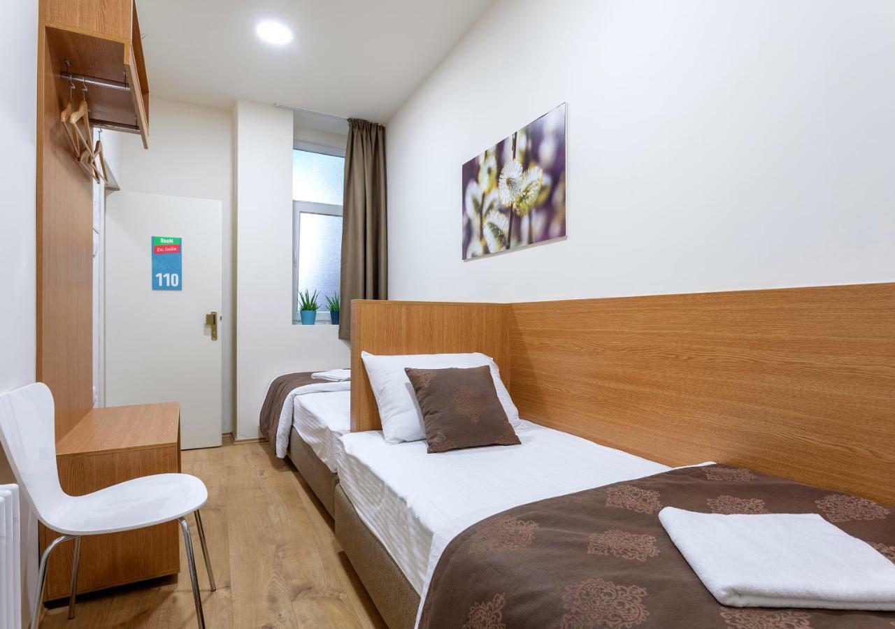 Booking En Suite Белград Екстер'єр фото