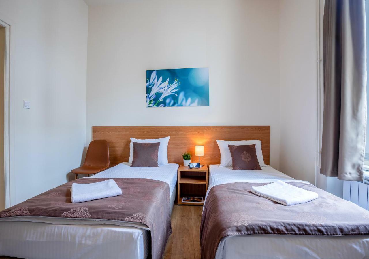 Booking En Suite Белград Екстер'єр фото