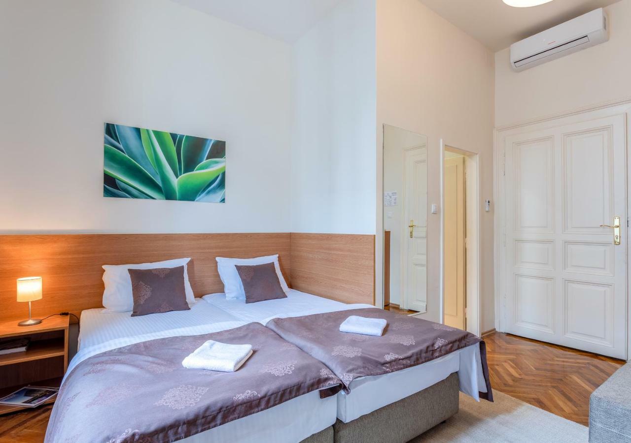 Booking En Suite Белград Екстер'єр фото