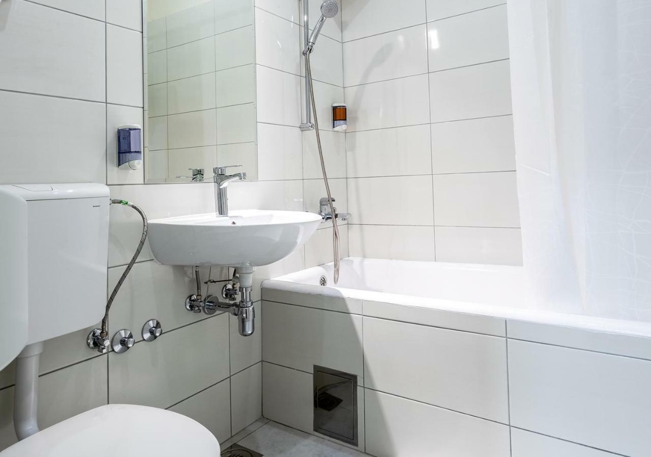 Booking En Suite Белград Екстер'єр фото